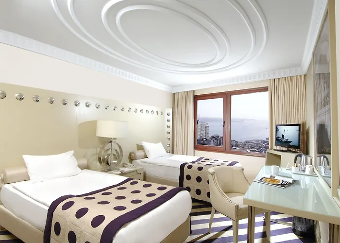 تقسيم هل فندق 4*