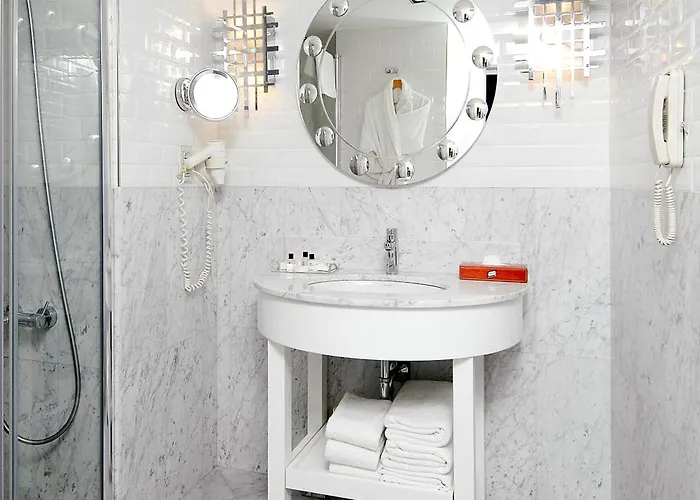 تقسيم هل فندق