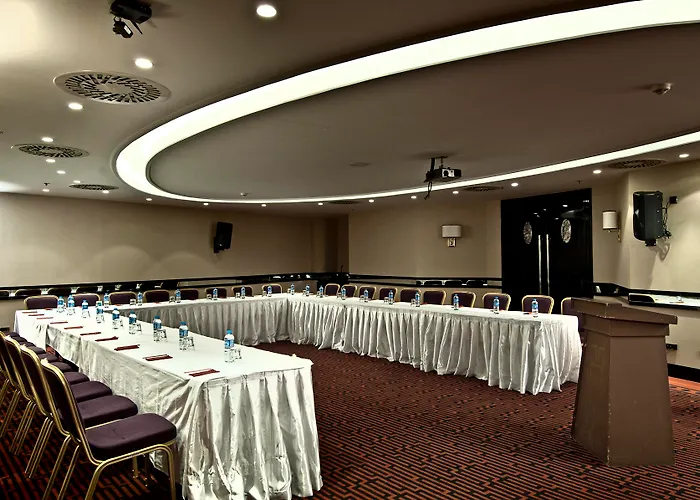 تقسيم هل فندق