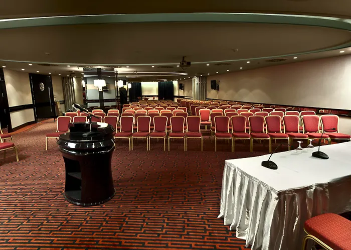 تقسيم هل فندق