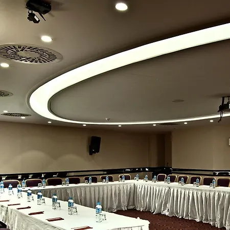 酒店 塔克西姆山顶酒店 4*