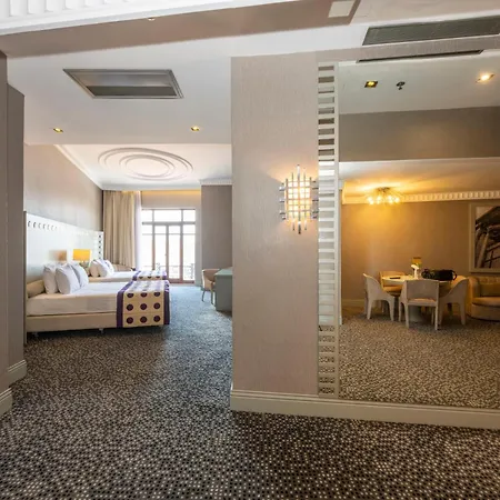 酒店 塔克西姆山顶酒店 4*