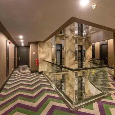 酒店 塔克西姆山顶酒店 4*