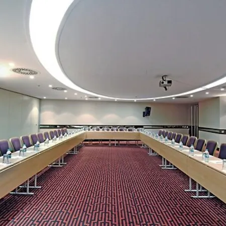 酒店 塔克西姆山顶酒店 4*