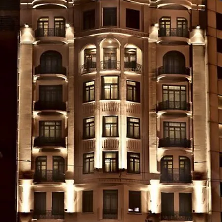 酒店 塔克西姆山顶酒店 4*