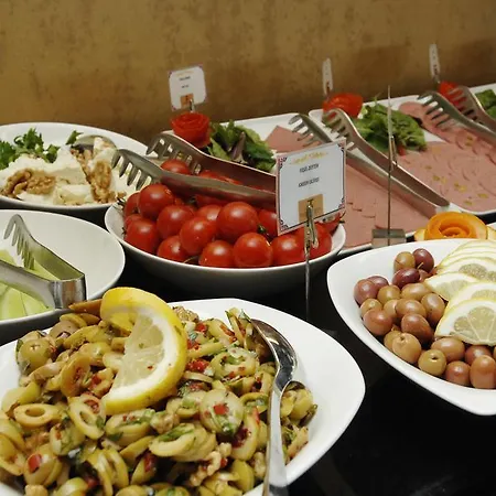 酒店 塔克西姆山顶酒店 4*